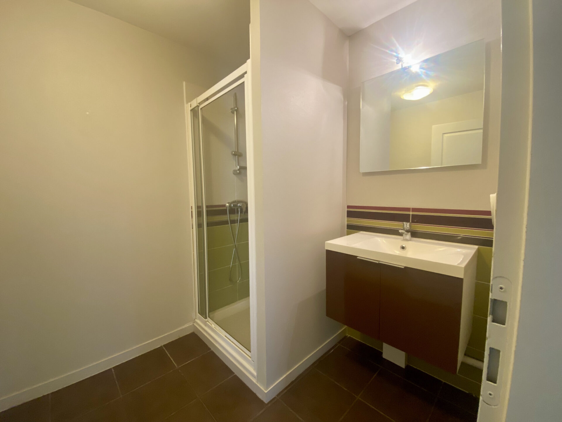 TYPE 3 EN DUPLEX AVEC TERRASSE ET STATIONNEMENTS – Image 5