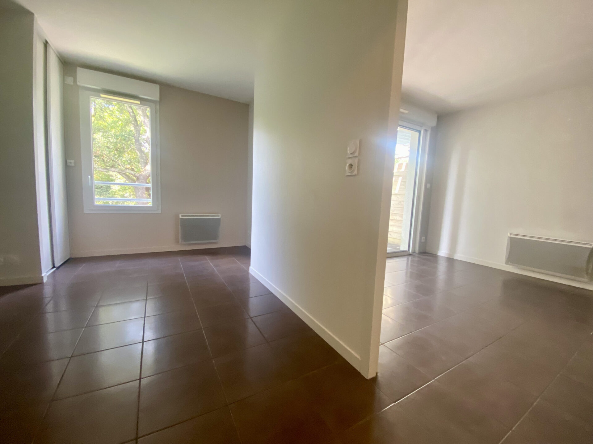 TYPE 3 EN DUPLEX AVEC TERRASSE ET STATIONNEMENTS – Image 3