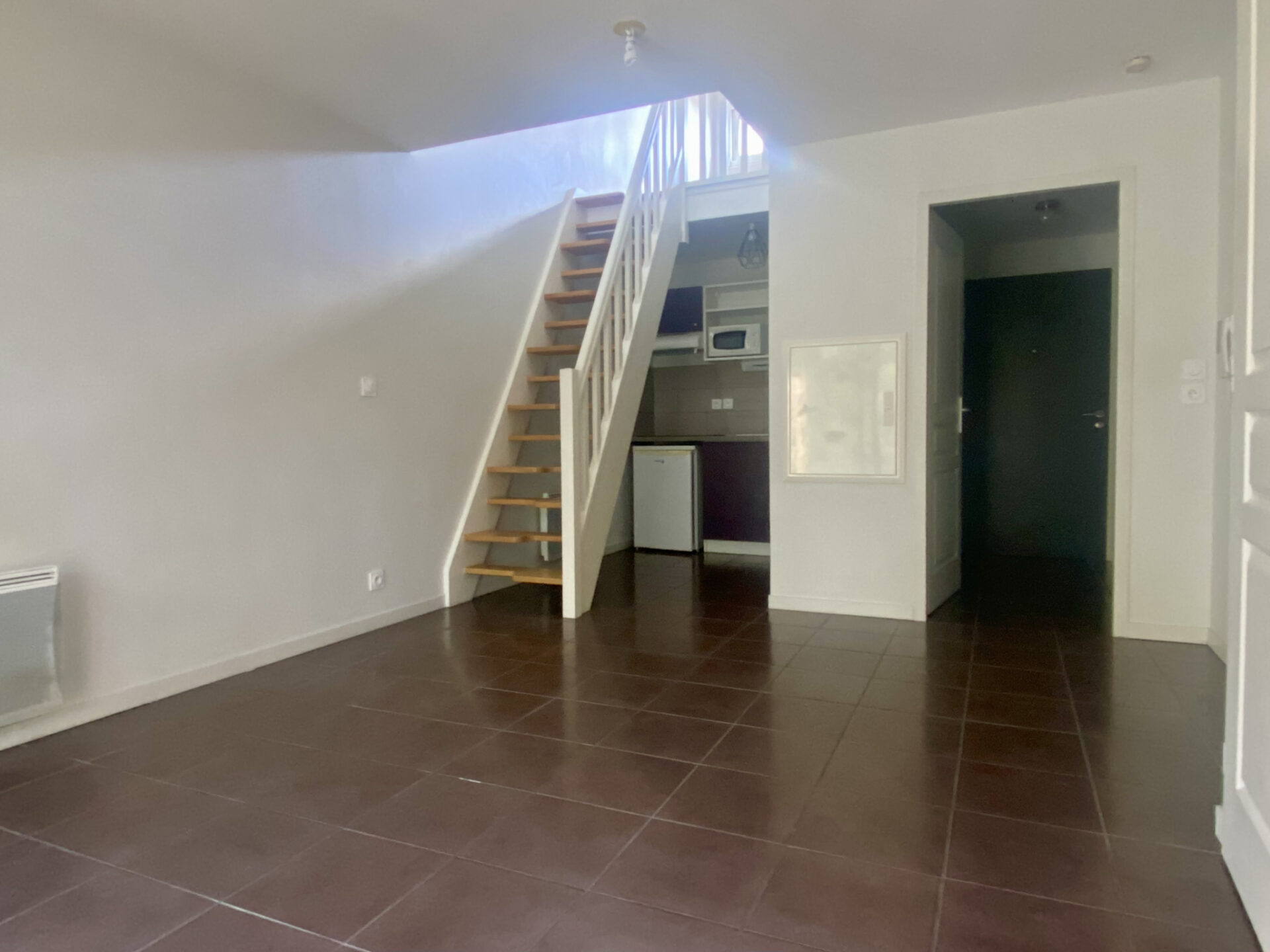 TYPE 3 EN DUPLEX AVEC TERRASSE ET STATIONNEMENTS – Image 12