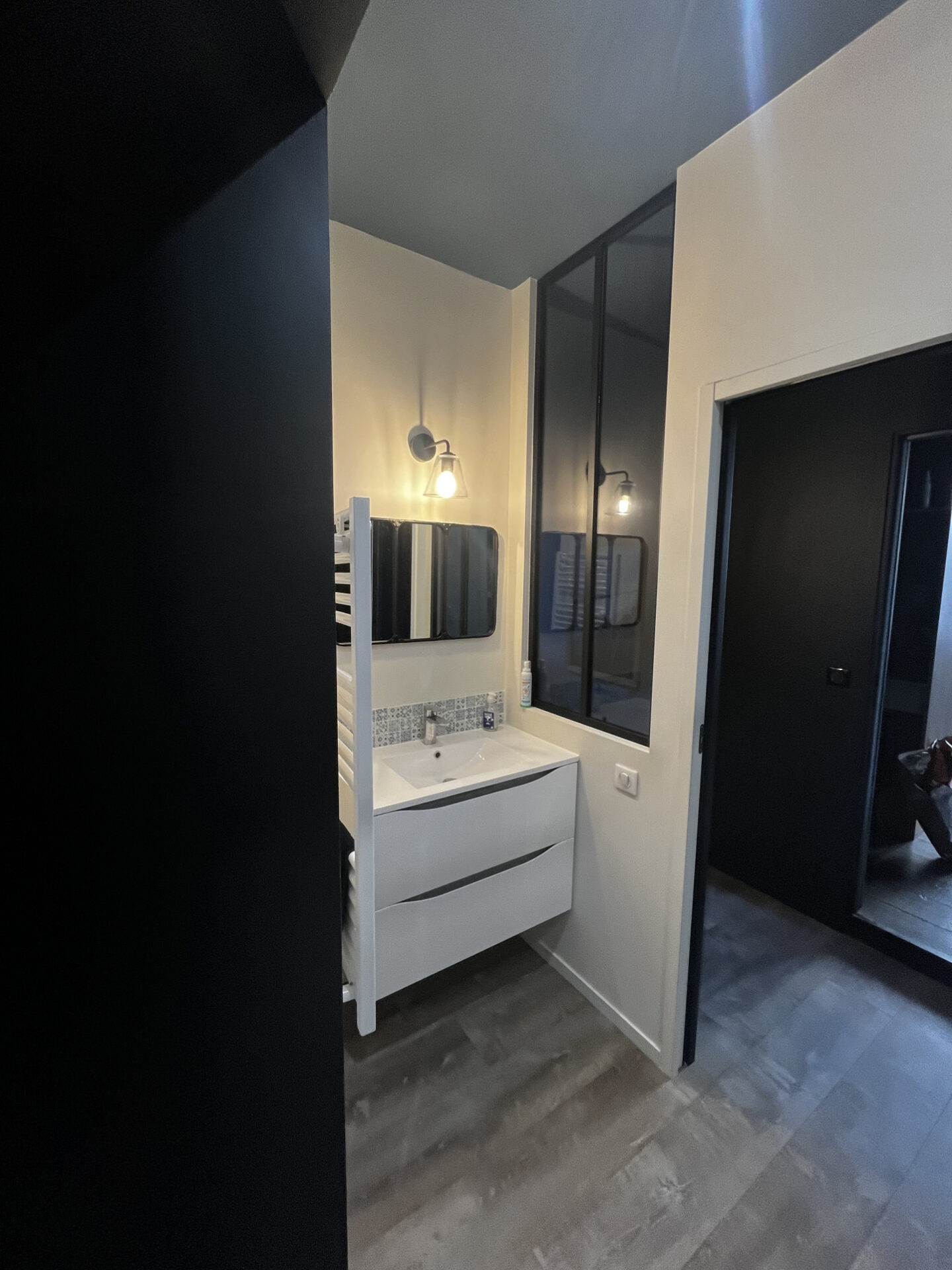 Très bel appartement T3 totalement rénové hyper centre La Rochelle – Image 10