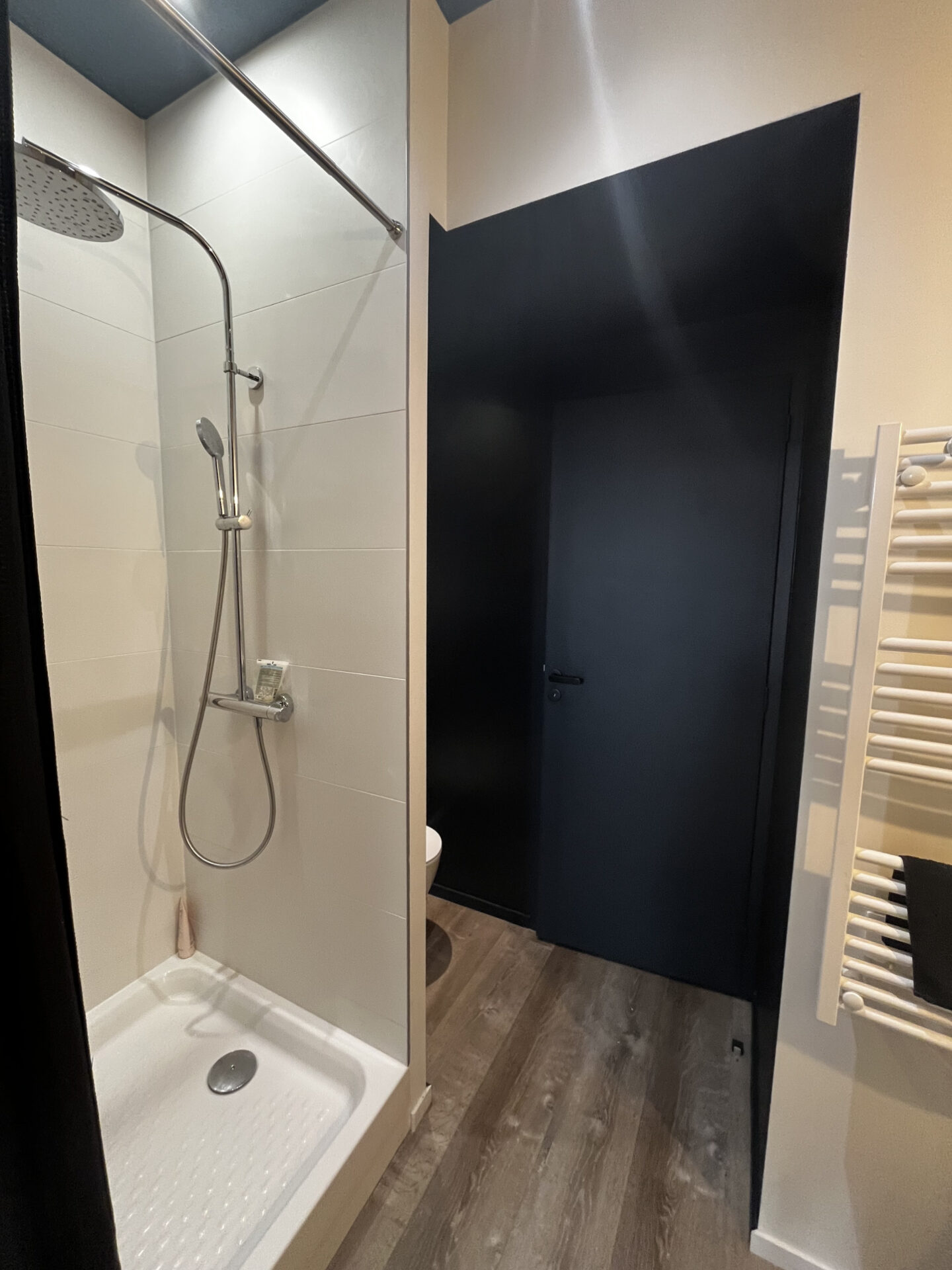 Très bel appartement T3 totalement rénové hyper centre La Rochelle – Image 9