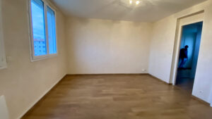 PROCHE CENTRE-VILLE - TYPE 3 ORIENTÉ EST-OUEST