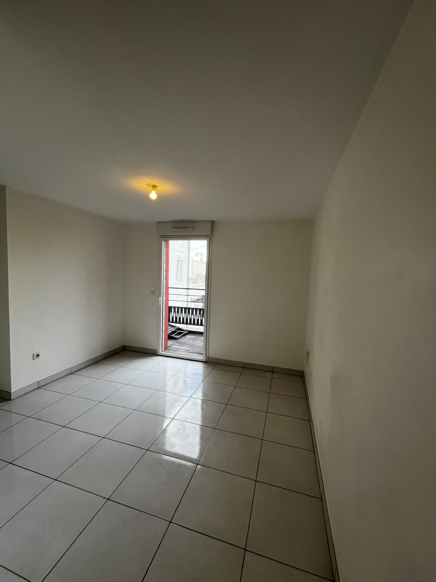 T1 avec balcon et place de parking La Rochelle – Image 4