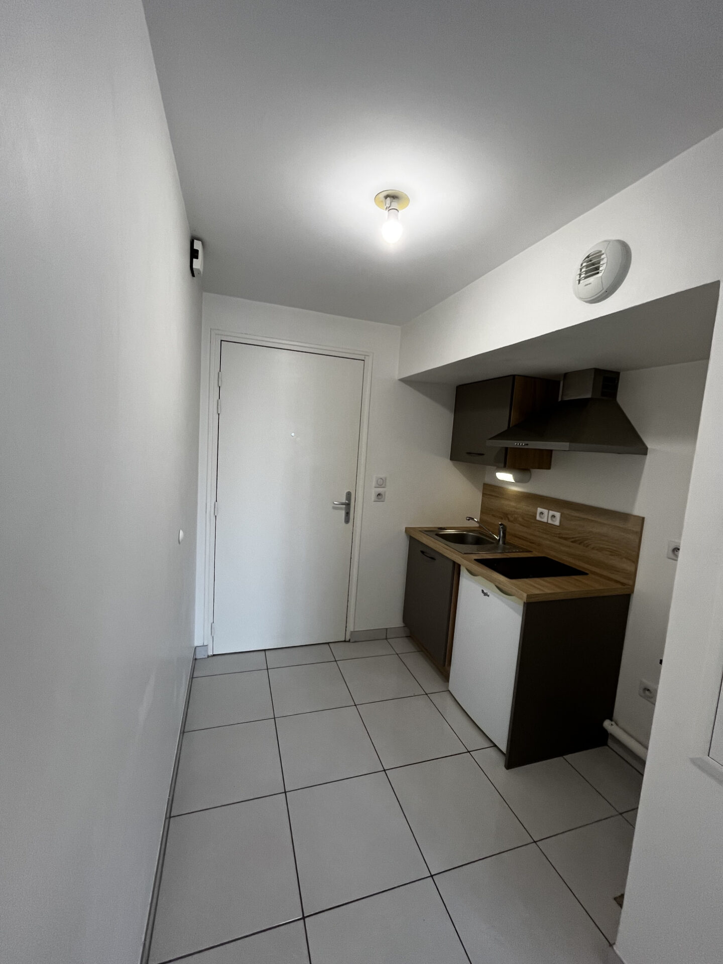 T1 avec balcon et place de parking La Rochelle – Image 5