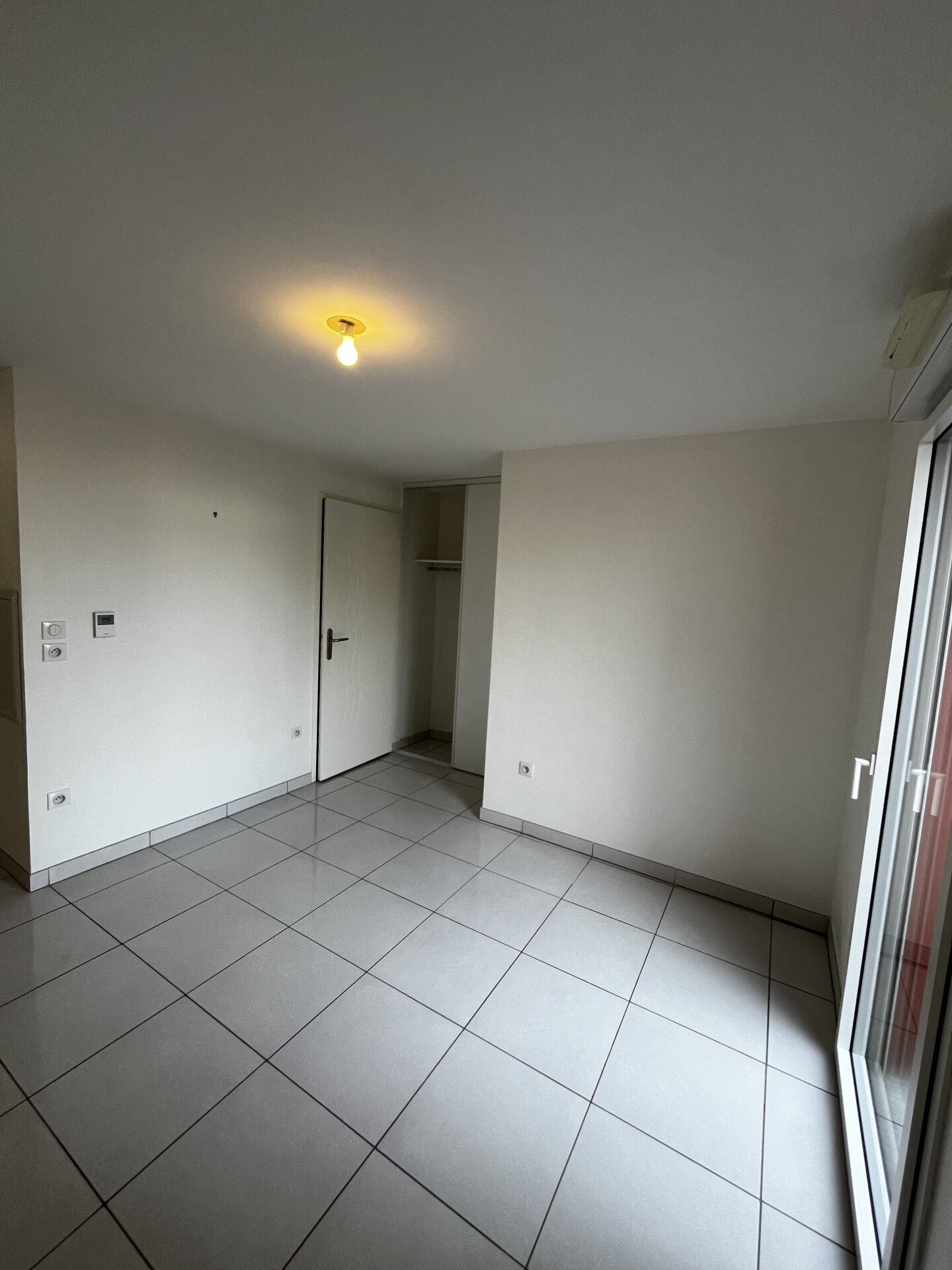 T1 avec balcon et place de parking La Rochelle – Image 3