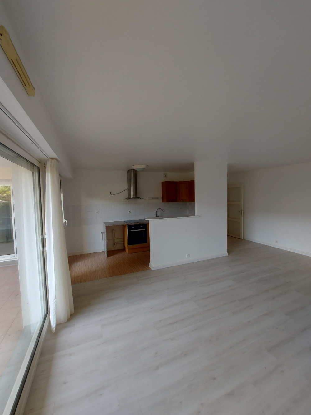 Quartier les Minimes : spacieux T3 avec terrasse et garage boxé – Image 2