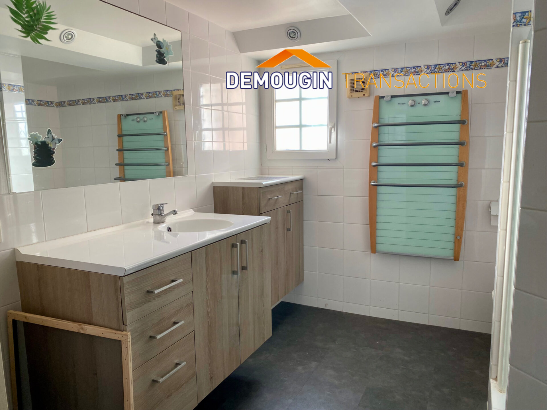 VUE MER PANORAMIQUE POUR CETTE MAISON DE CINQ CHAMBRES – Image 15