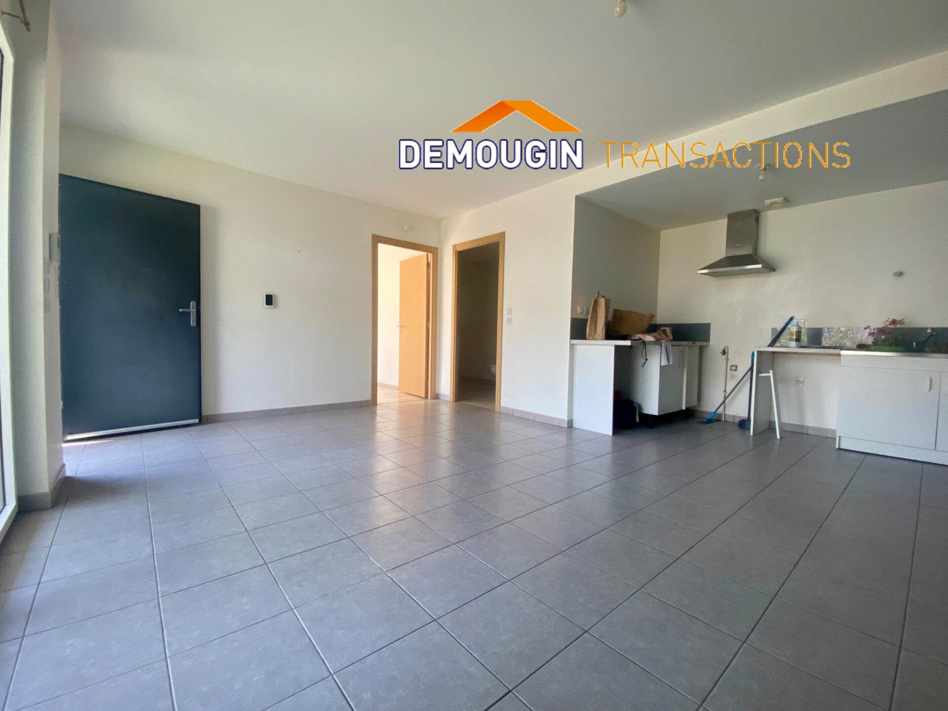 A PROXIMITE IMMEDIATE DU CENTRE VILLE - TYPE 2 AVEC JARDINET PRIVATIF – Image 3