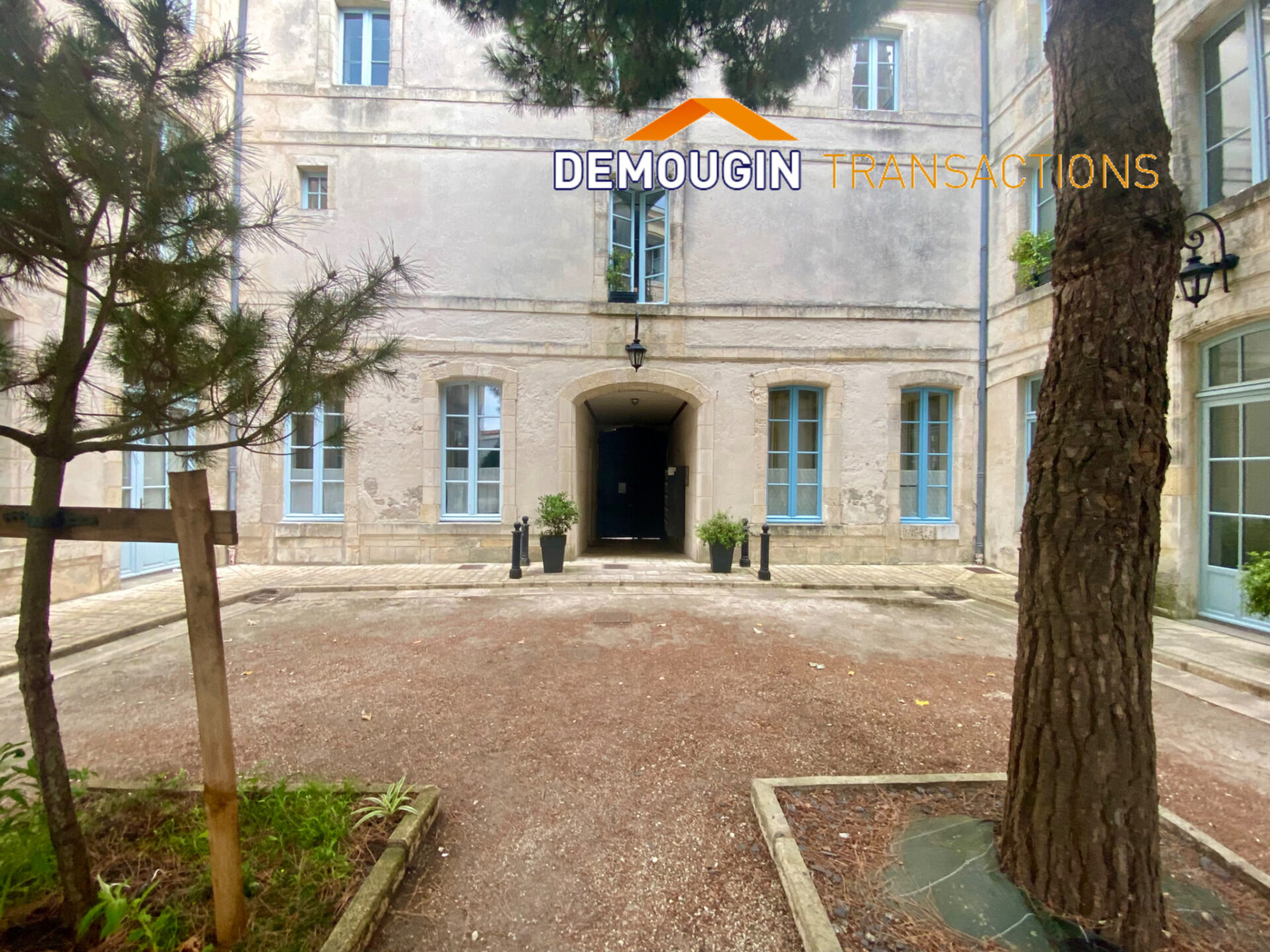 EMPLACEMENT EXCEPTIONNEL ET CONFIDENTIEL !