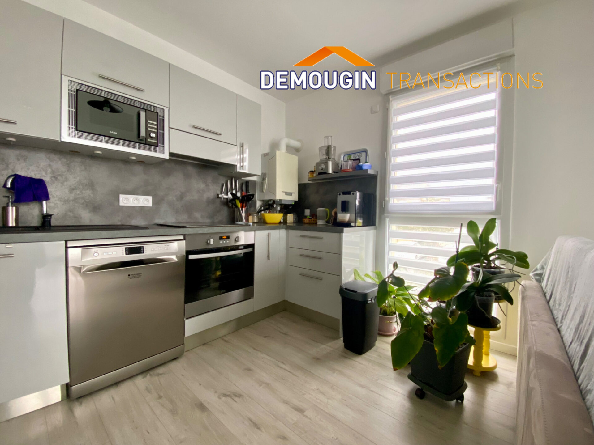 A QUELQUES PAS DES COMMODITES - TYPE 3 AVEC TERRASSE ET STATIONNEMENTS – Image 3