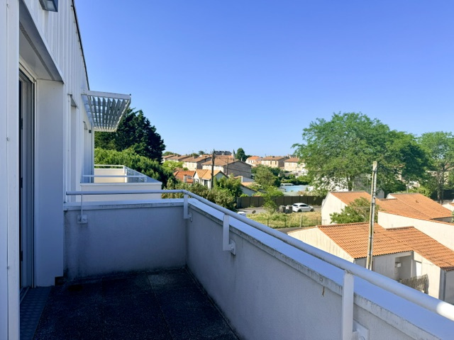 APPARTEMENT TYPE 3 - DERNIER ETAGE - TERRASSE ET GARAGE