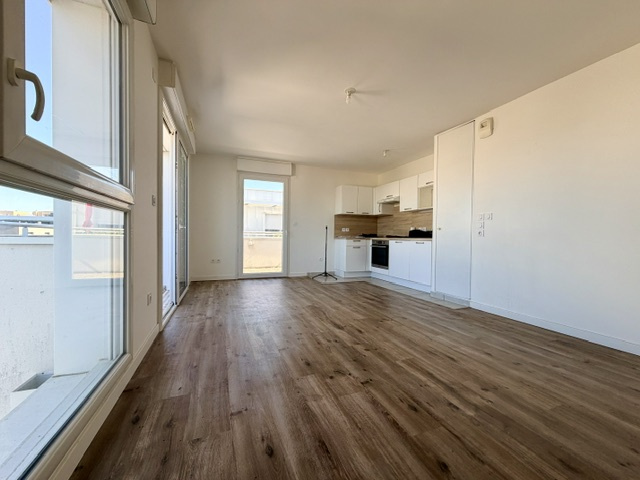 APPARTEMENT TYPE 3 - DERNIER ETAGE - TERRASSE ET GARAGE – Image 7