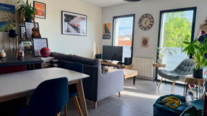 QUARTIER LA GENETTE - DERNIER ETAGE AVEC TERRASSE ET STATIONNEMENT !