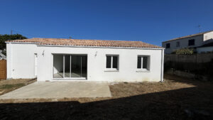 Maison neuve proche commerces et centre de Vérines