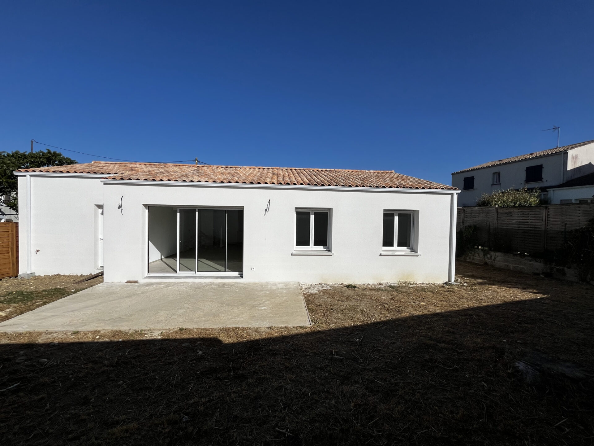 Maison neuve proche commerces et centre de Vérines