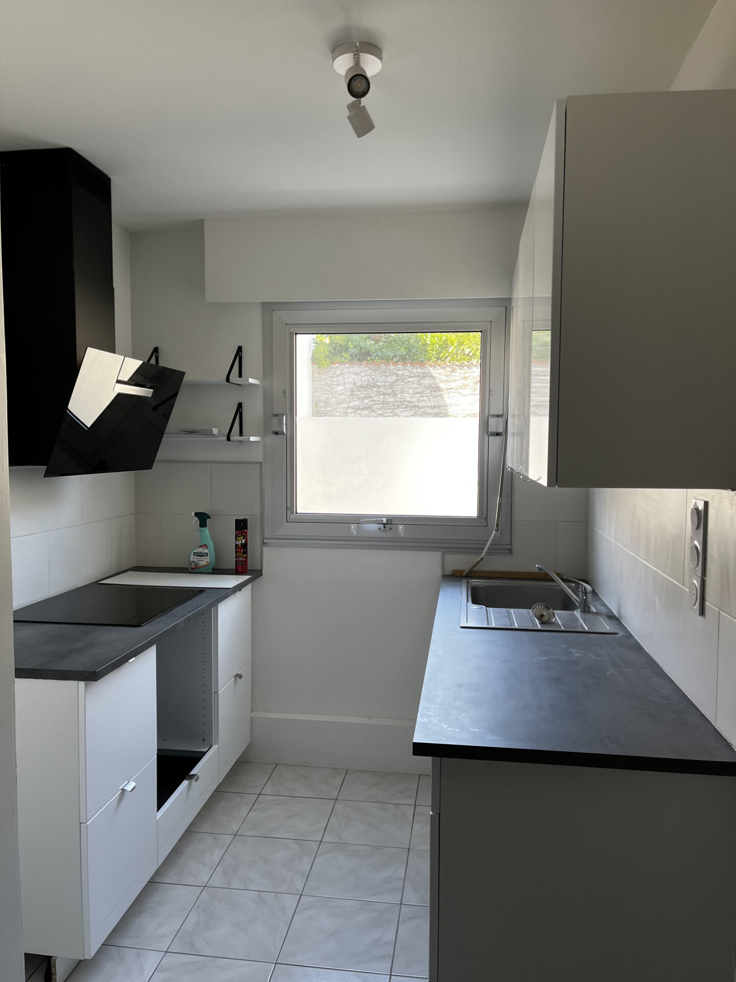 Maison T4 sur 3 niveaux quarier Le Prieuré Lafond avec terrasse et place de stationnement – Image 5