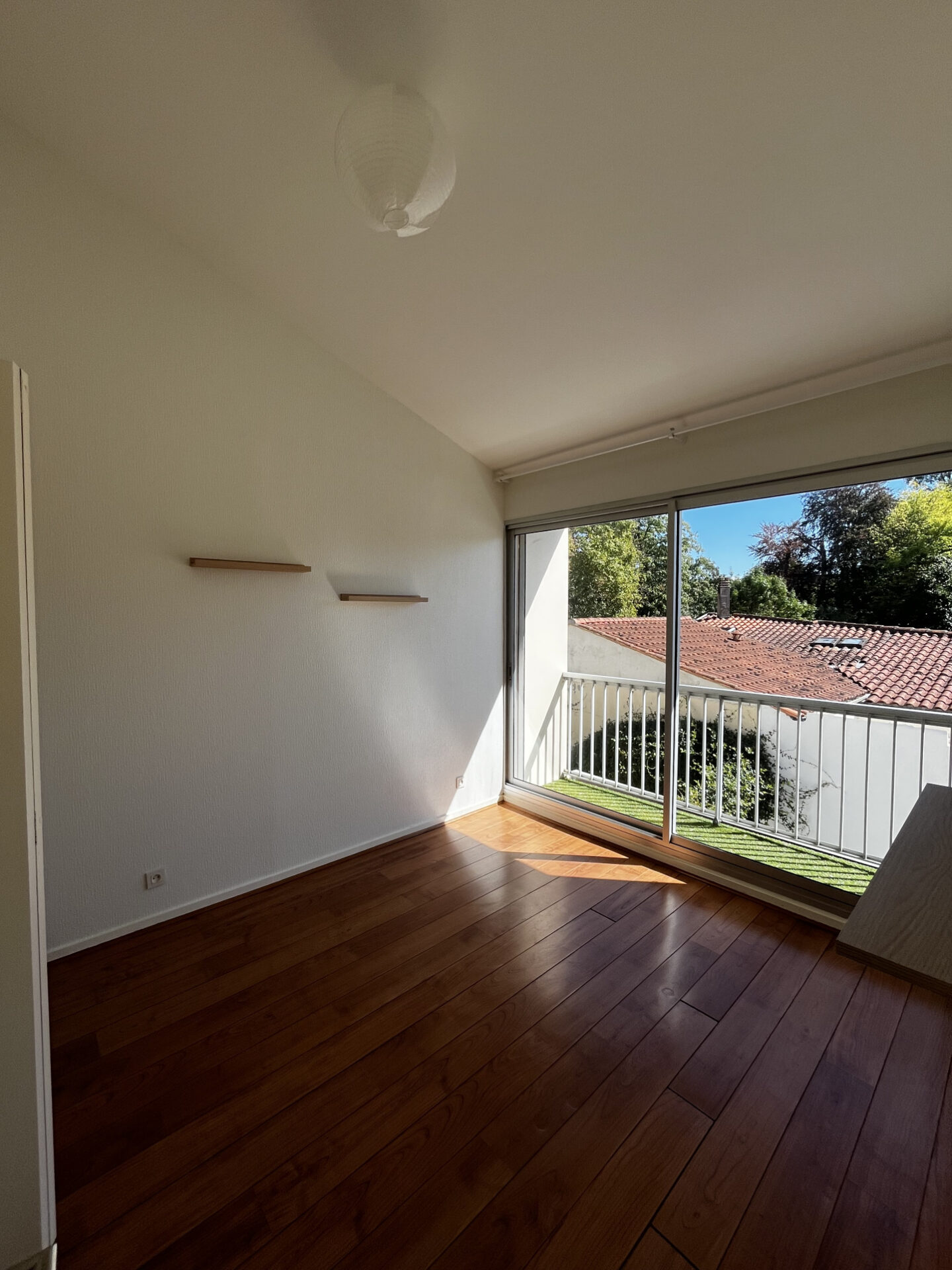 Maison T4 sur 3 niveaux quarier Le Prieuré Lafond avec terrasse et place de stationnement – Image 11