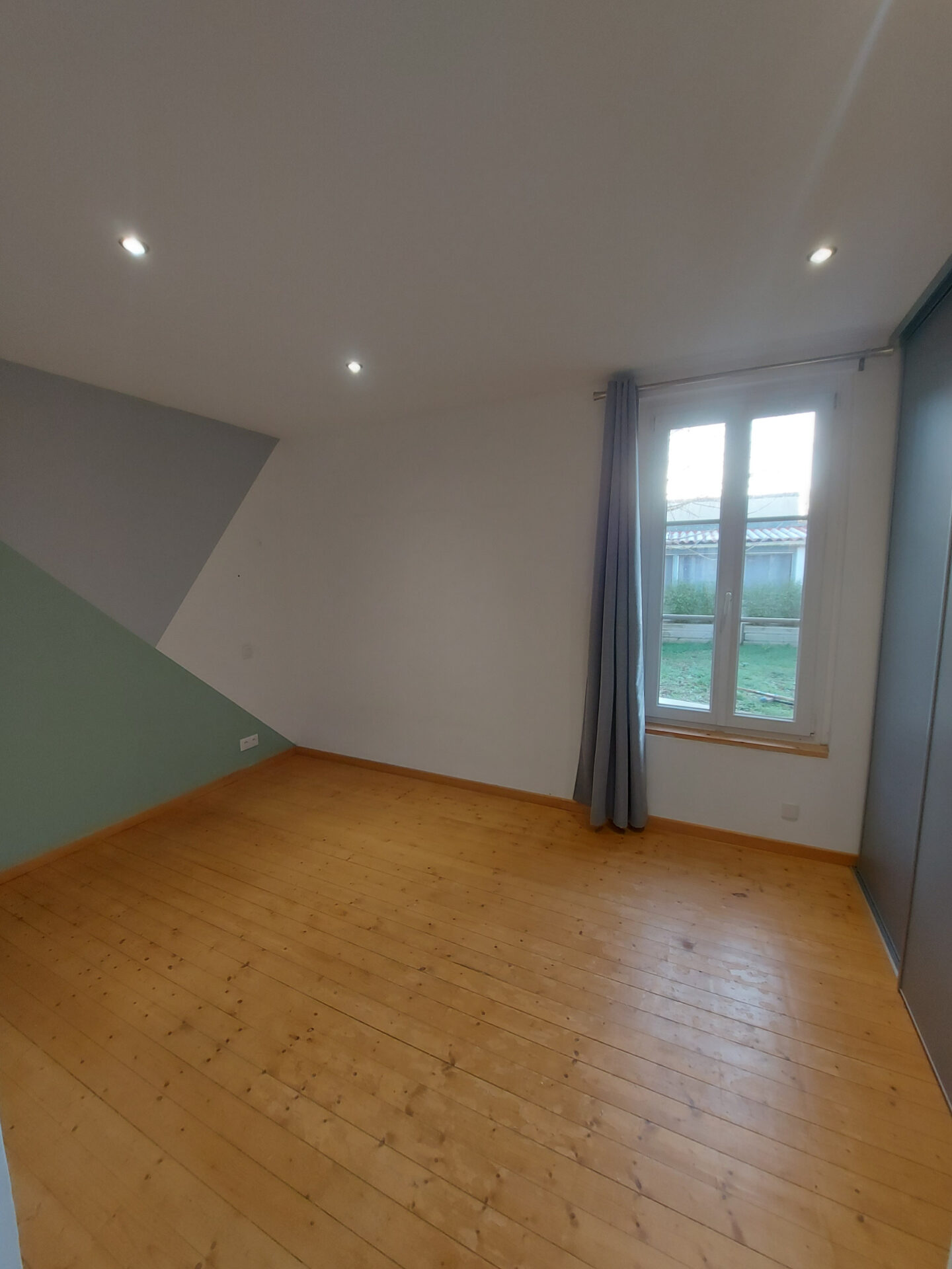 Maison 3 pièces avec véranda, jardin et dépendances quartier de Fétilly – Image 6