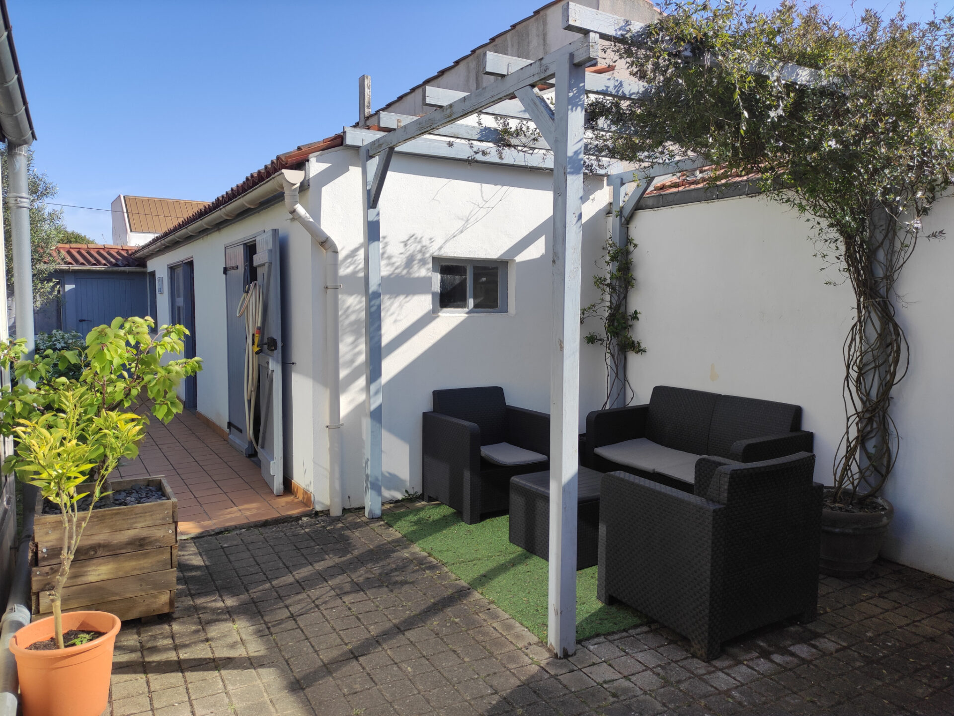 Maison 3 pièces avec véranda, jardin et dépendances quartier de Fétilly – Image 3