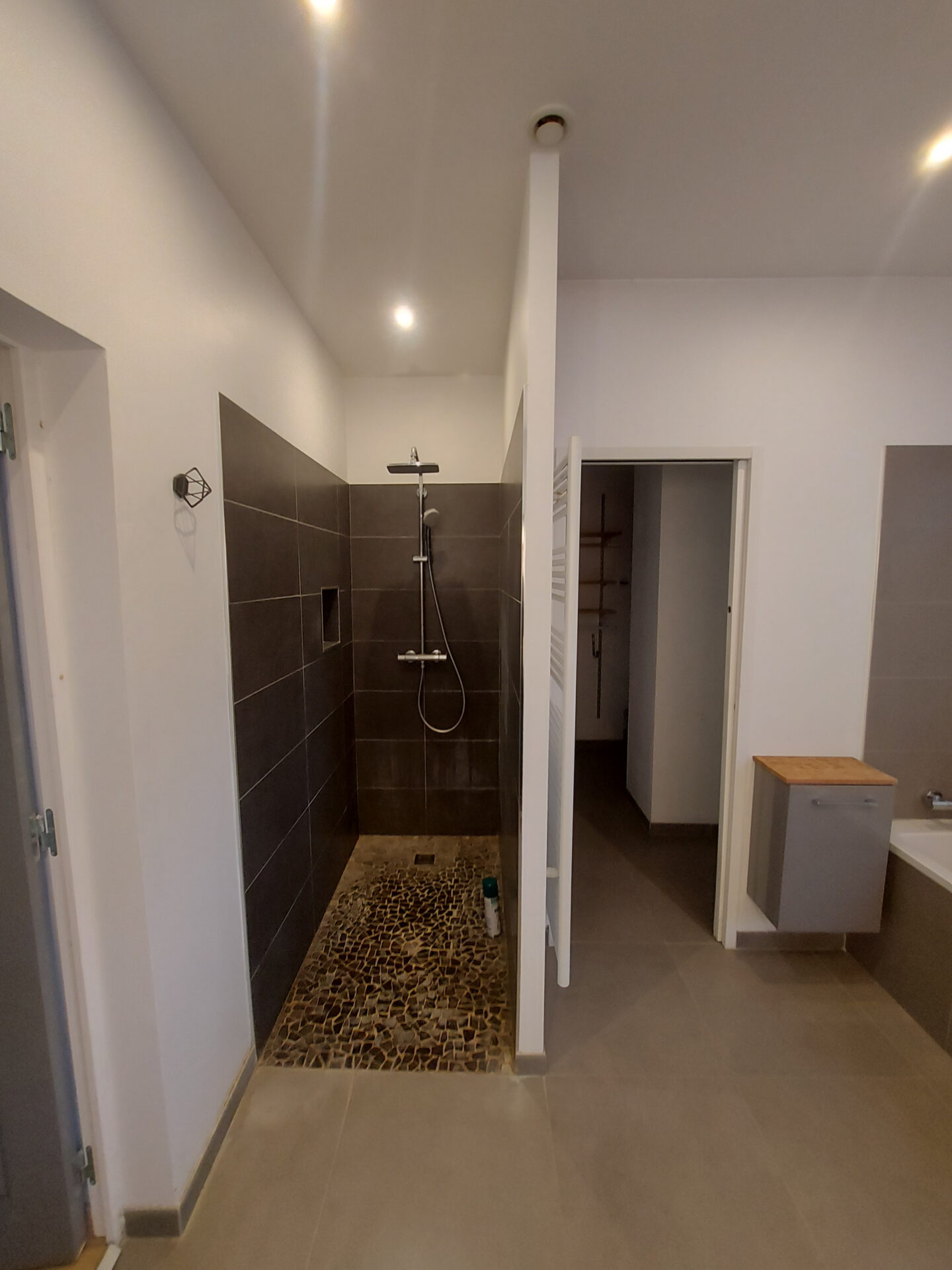 Maison 3 pièces avec véranda, jardin et dépendances quartier de Fétilly – Image 11