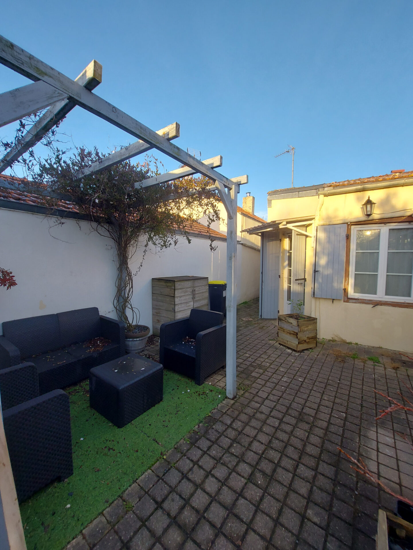 Maison 3 pièces avec véranda, jardin et dépendances quartier de Fétilly – Image 15