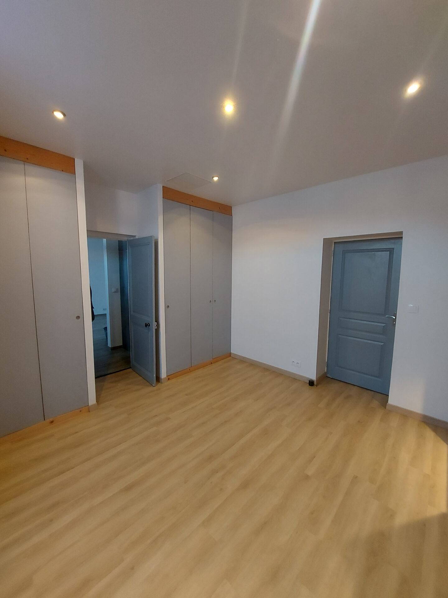 Maison 3 pièces avec véranda, jardin et dépendances quartier de Fétilly – Image 10